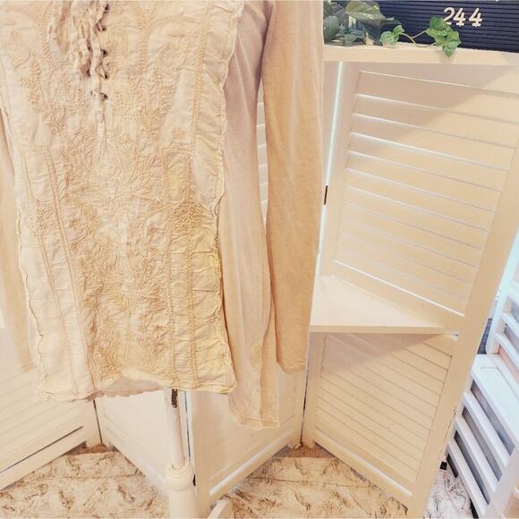 FREE PEOPLE VINTAGE EMBROIDERED TOP SIZE SMALL - Picture 5 of 7